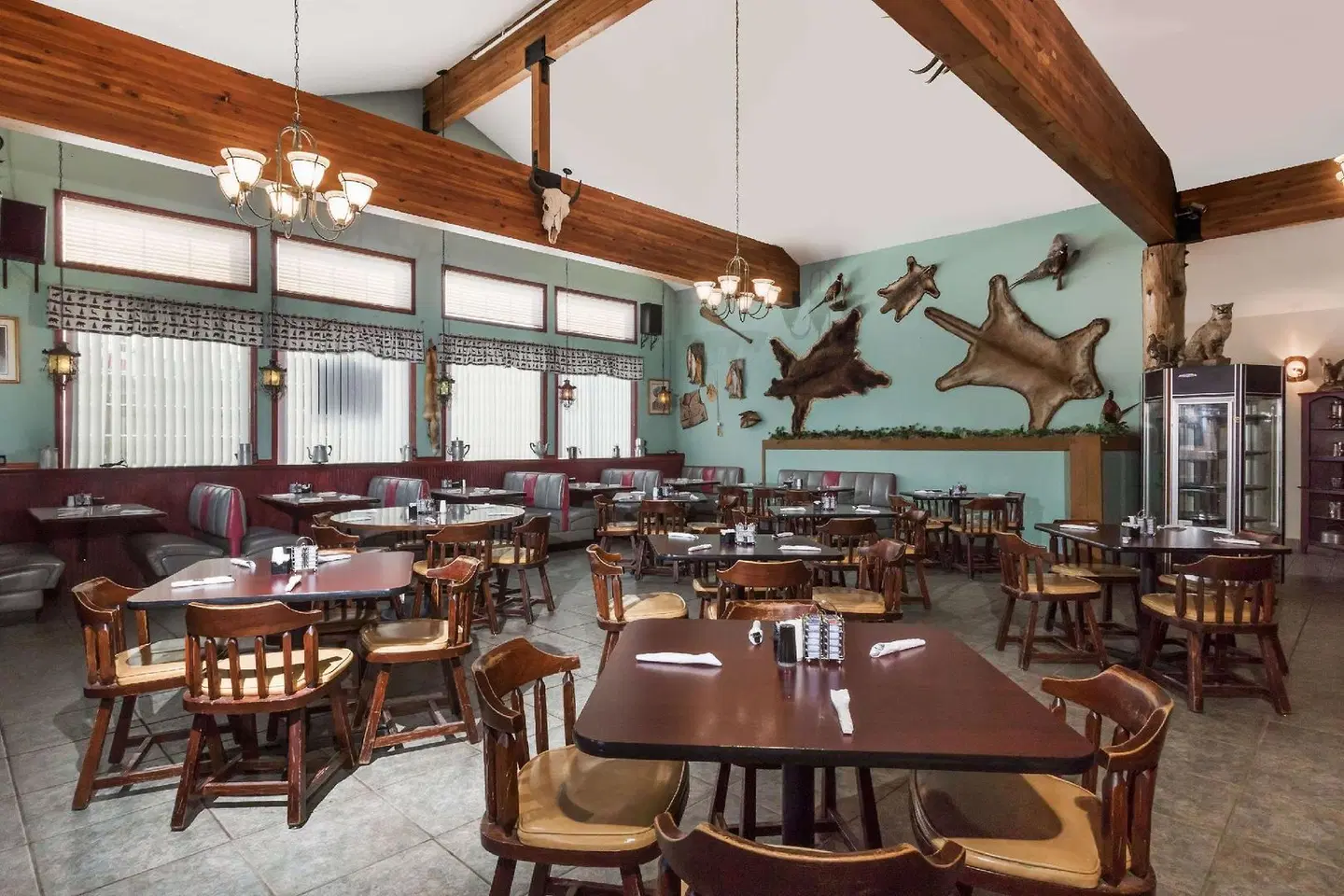 Starlite Yellowstone, Tapestry Collection by Hilton Restaurant