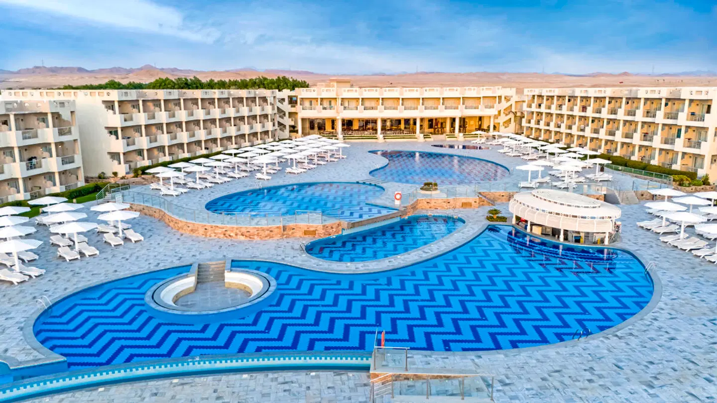 Sirena Beach Resort & Spa EXTERIOR