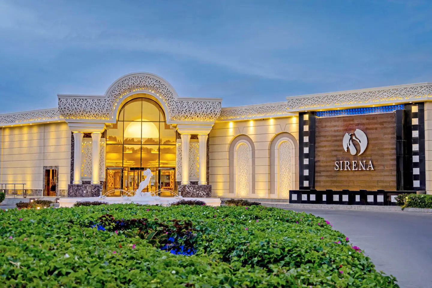 Sirena Beach Resort & Spa EXTERIOR