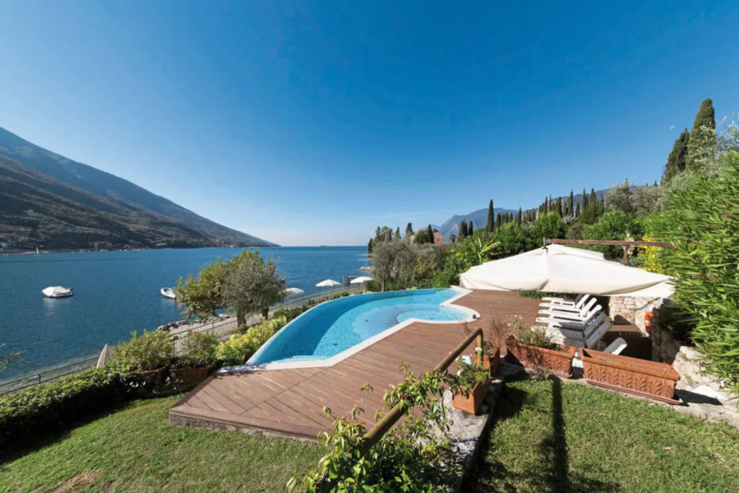 Hotel Maximilian OUTDOOR_POOL