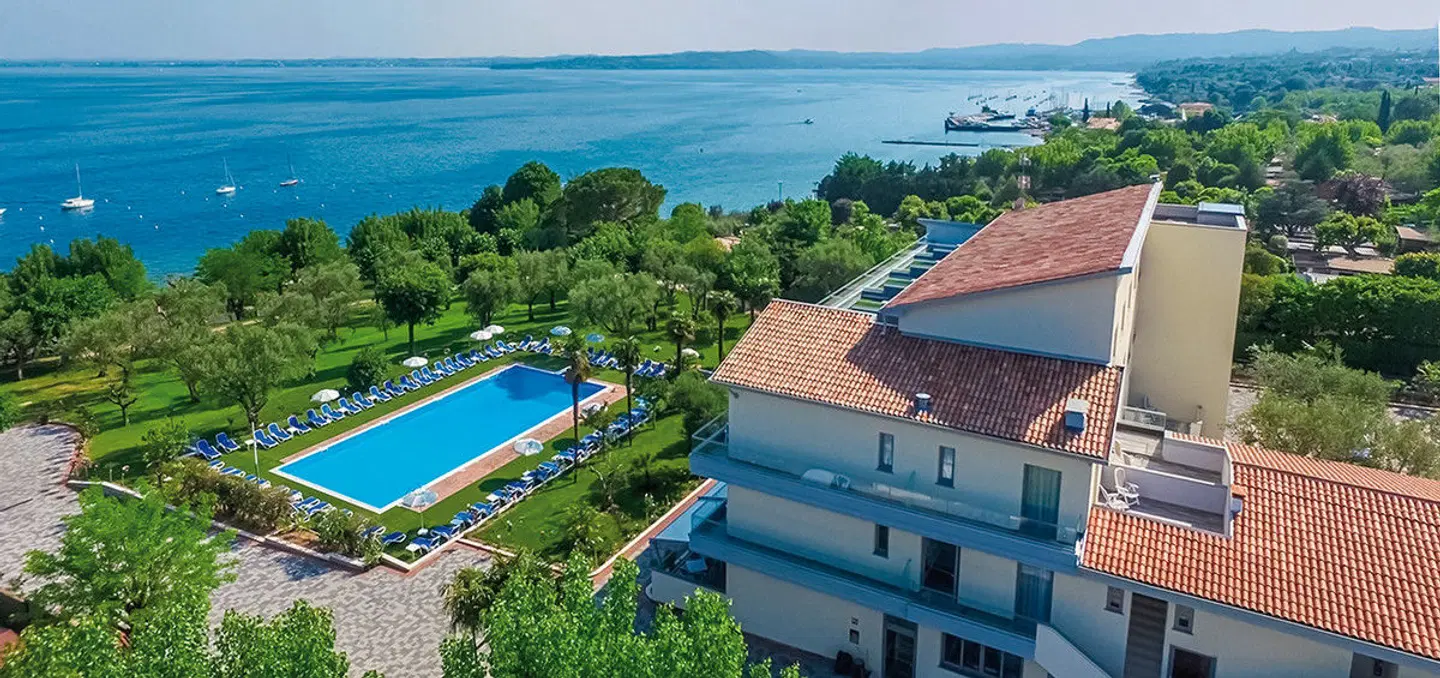 Hotel Regina Del Garda Suite EXTERIOR