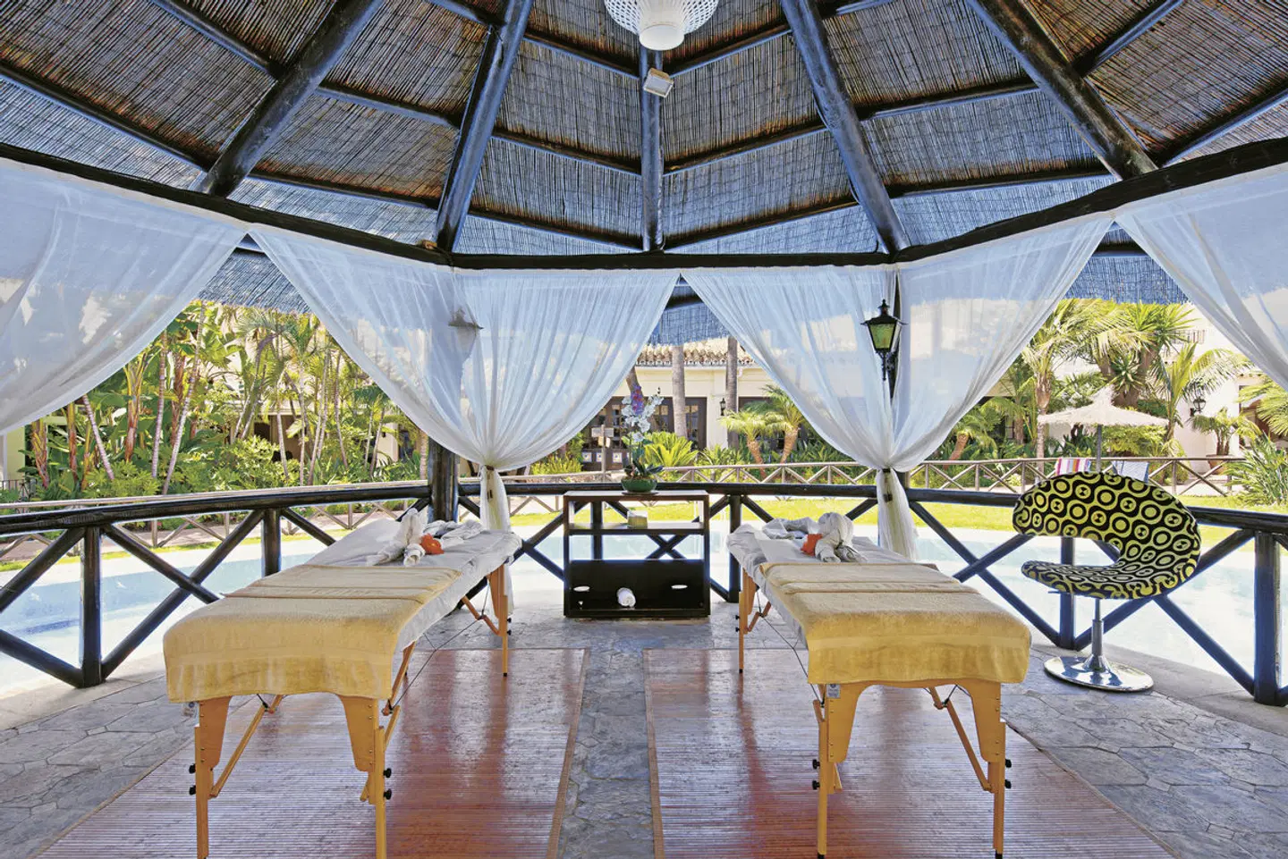 BlueBay Banús Terrasse