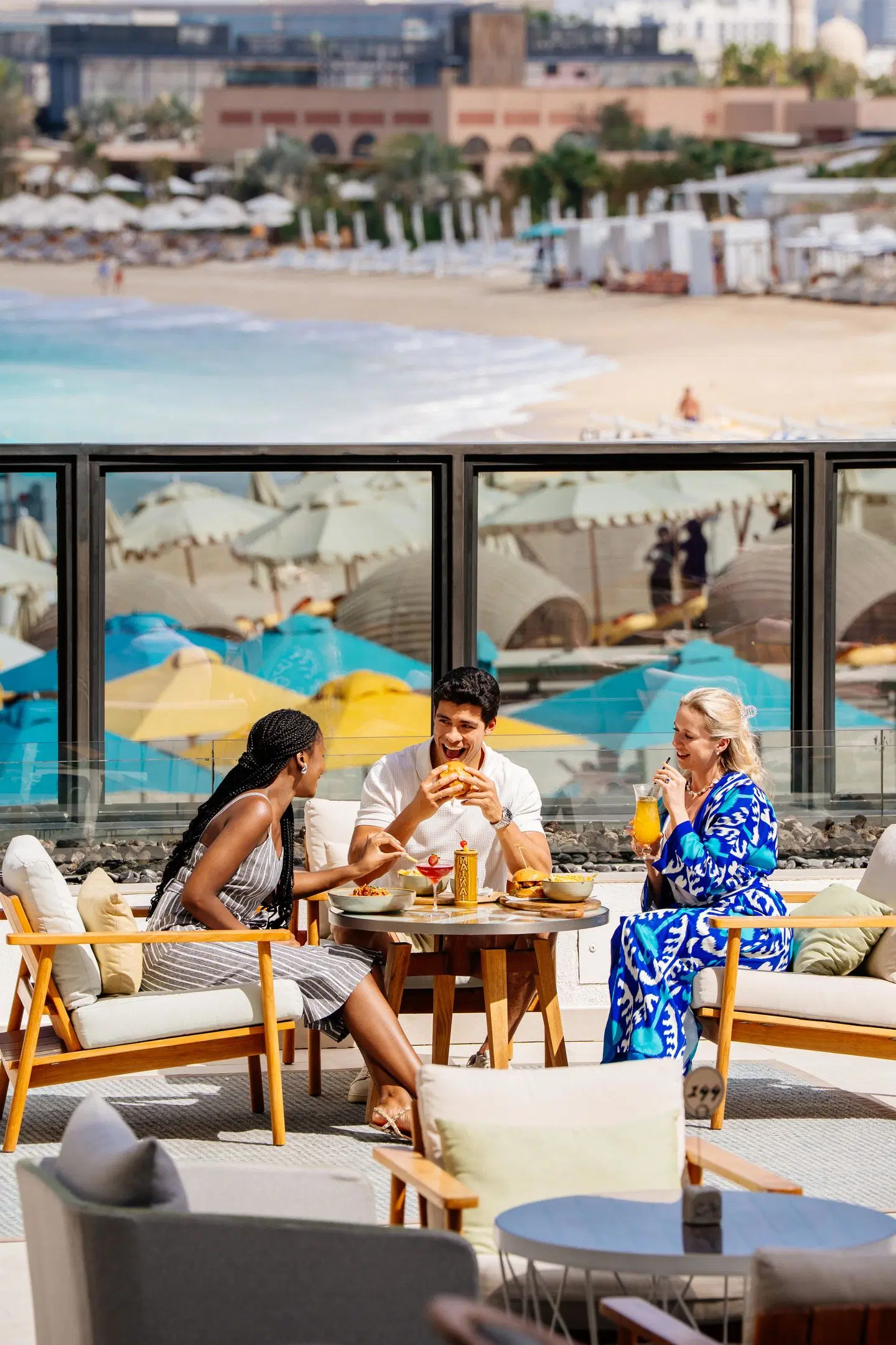 Rove La Mer Beach, Jumeirah PEOPLE