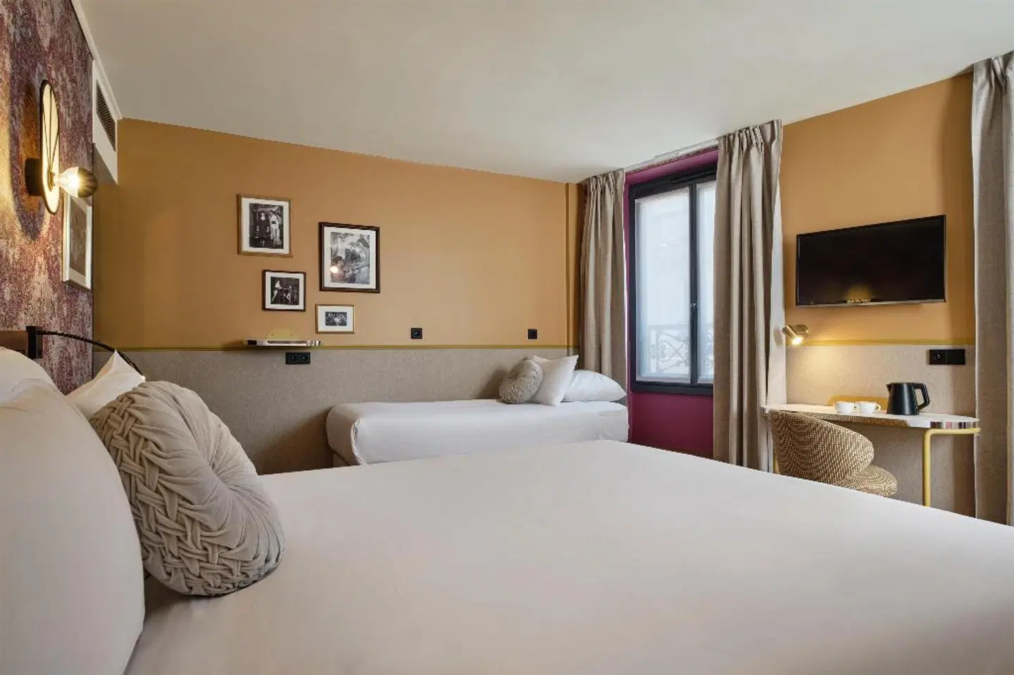 Josephine ROOM_EXAMPLE