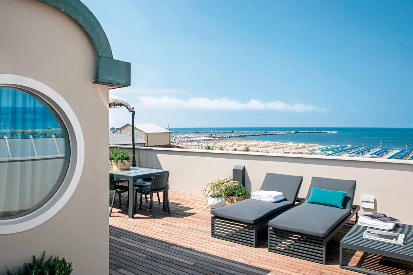 Plaza e De Russie Terrasse
