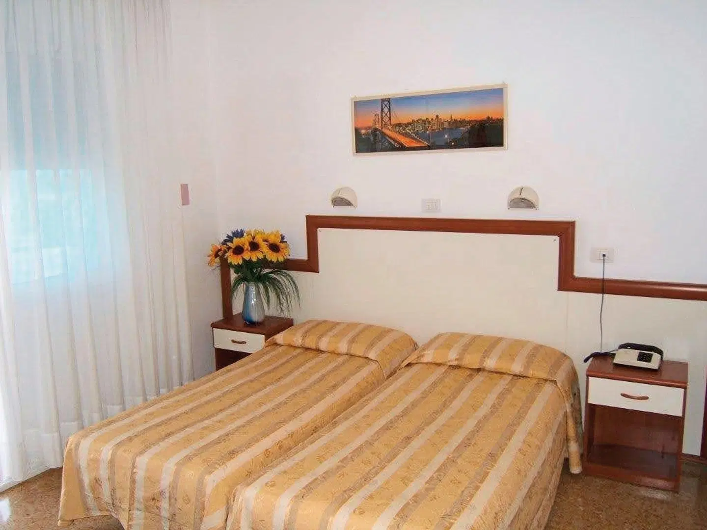 Bolivar ROOM_EXAMPLE