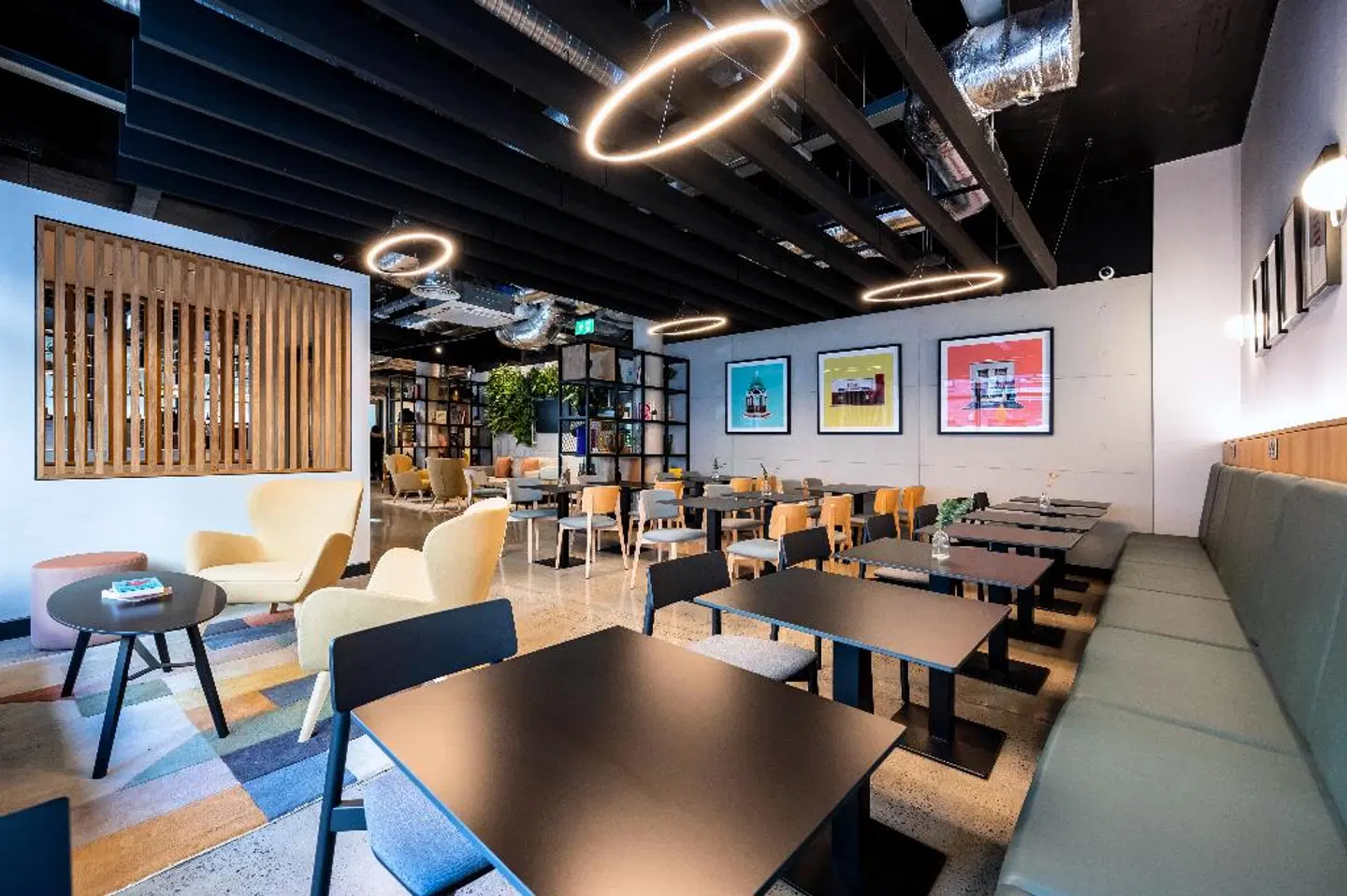 Staycity Aparthotels Tivoli Bar