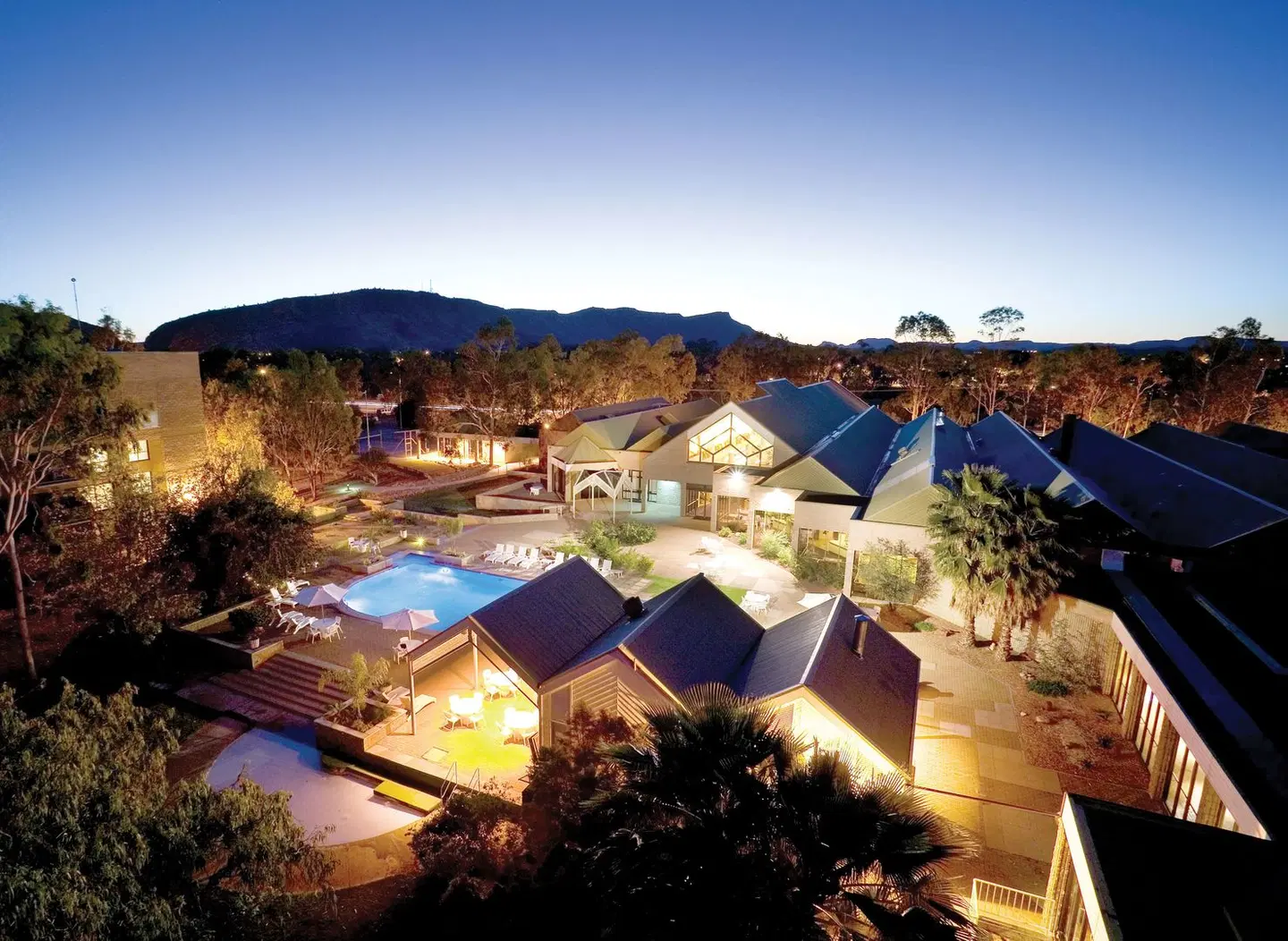 DoubleTree by Hilton Hotel Alice Springs EXTERIOR