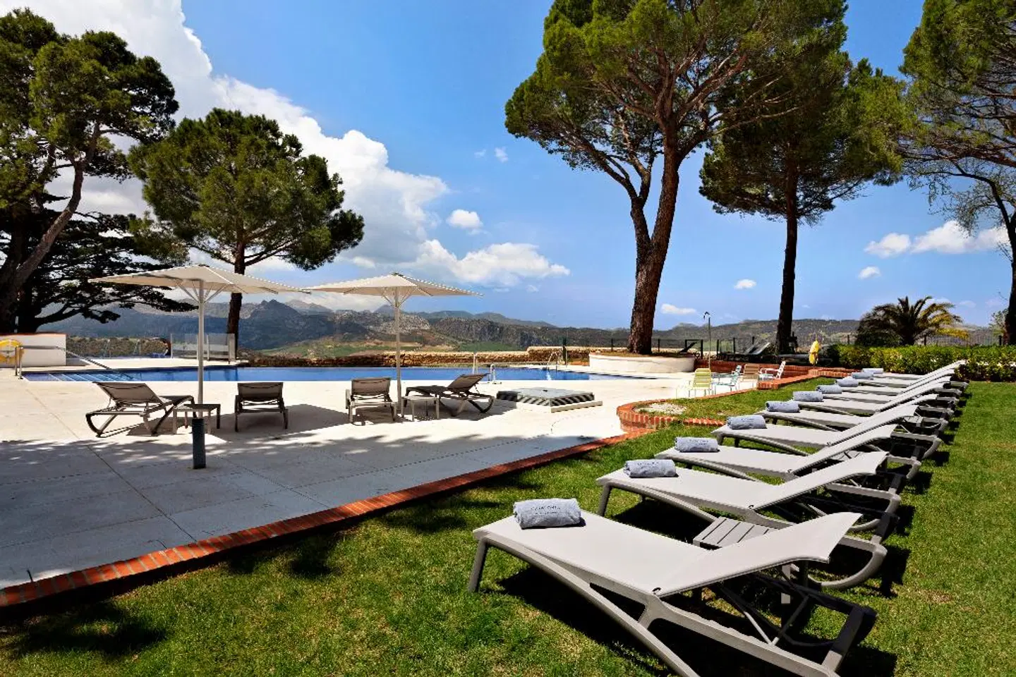 Catalonia Reina Victoria Strand