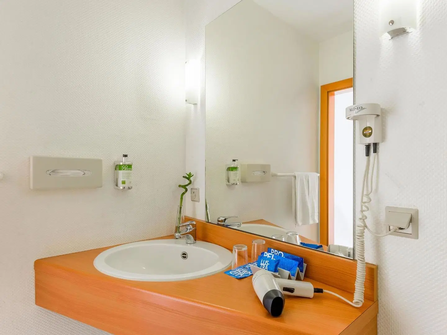 Courtyard by Marriott Dortmund Badezimmer