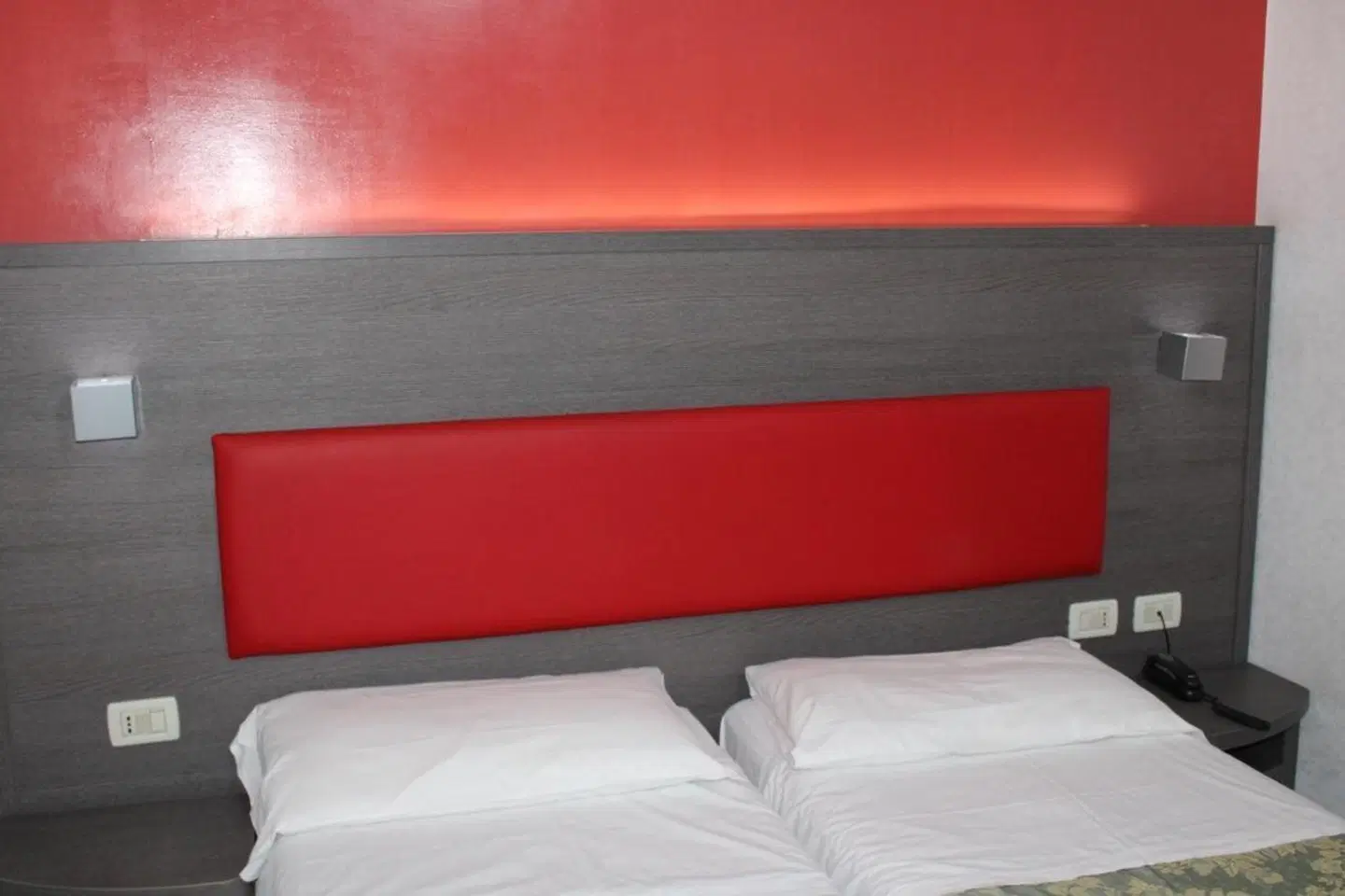 Hotel Center 2 ROOM_EXAMPLE