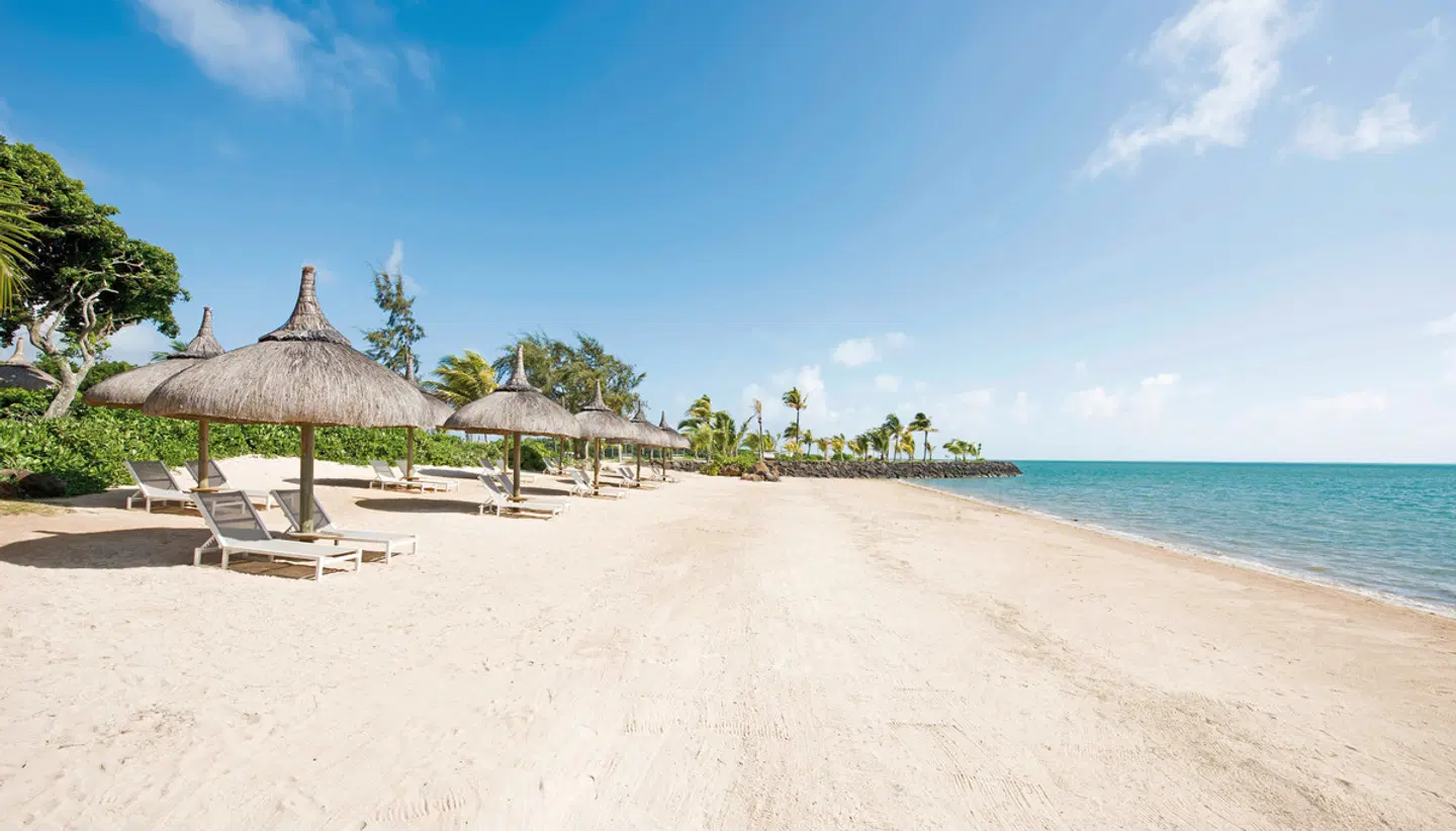 Radisson Blu Azuri Resort & Spa BEACH