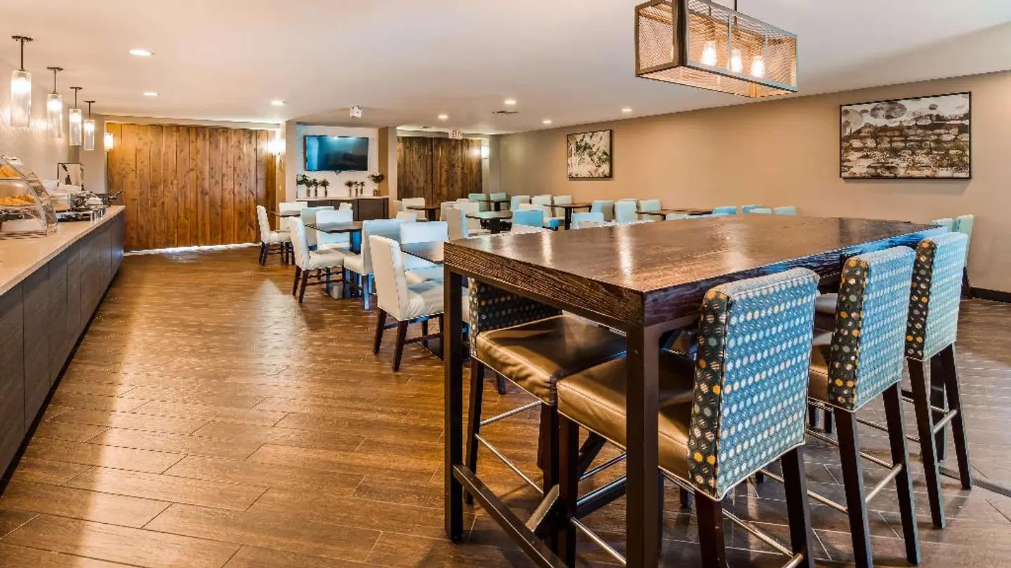 Best Western Plus North Las Vegas Inn & Suites Bar