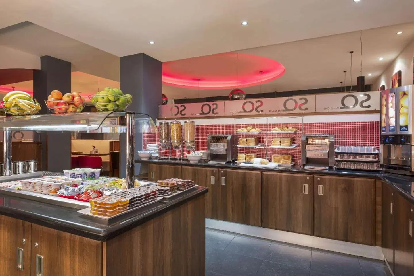 Ramada by Wyndham Belfast City Centre Restaurant