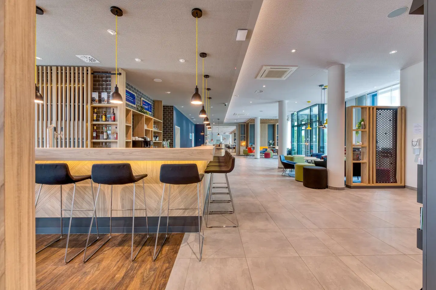 Holiday Inn Express Fulda Bar