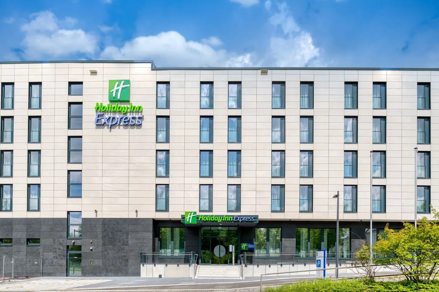 Holiday Inn Express Fulda EXTERIOR