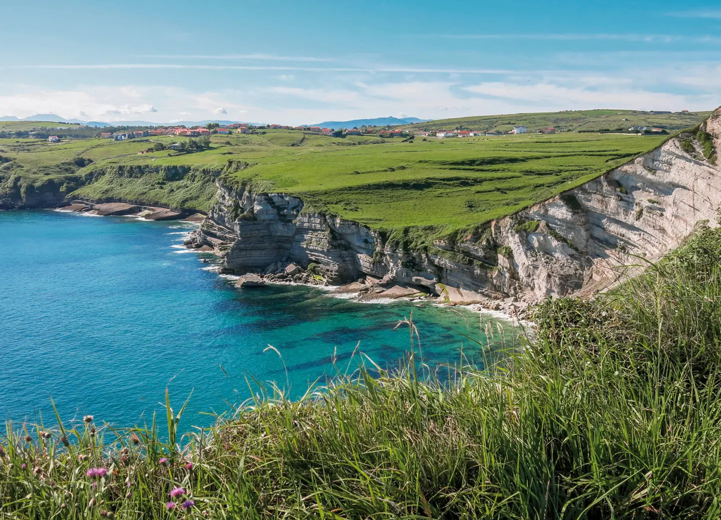 Zauberhafte Natur und reizvolle Städte Nordspaniens OUTDOOR_POOL