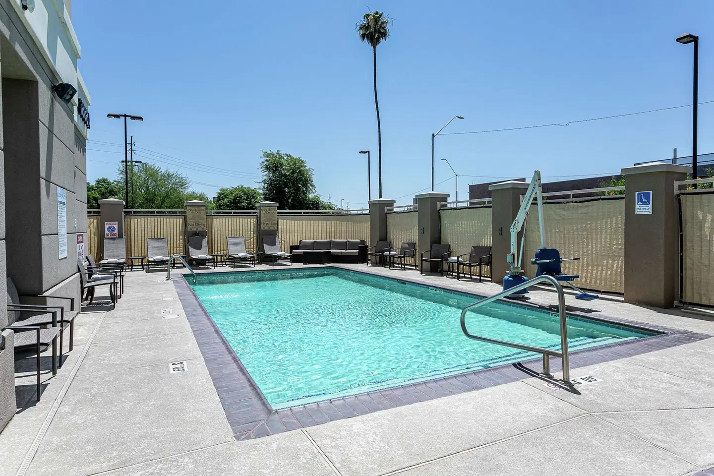 Hilton Garden Inn Phoenix Airport North OUTDOOR_POOL