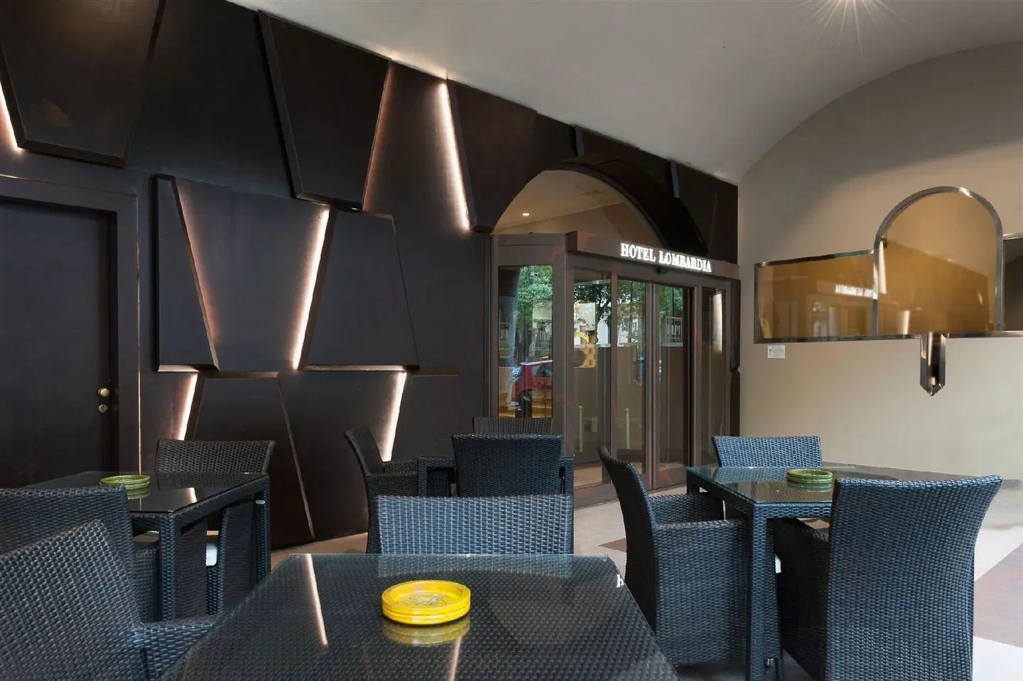 Lombardia LOUNGE_LOBBY