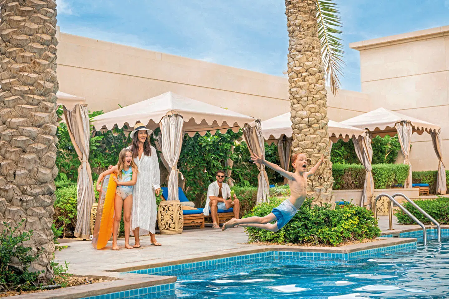 Hilton Dubai Al Habtoor City OUTDOOR_POOL