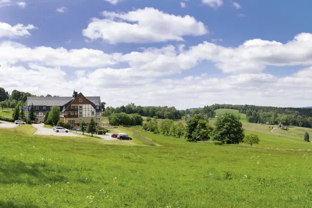 Panorama Berghotel Wettiner Höhe Garten