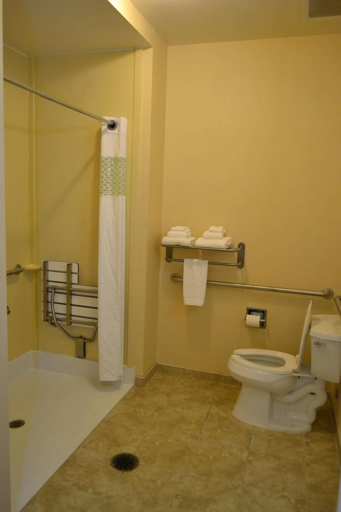 Hampton Inn & Suites Dayton-Airport Badezimmer