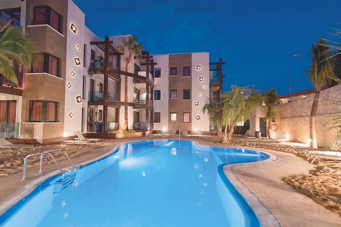Alhambra Boutique Apartements OUTDOOR_POOL