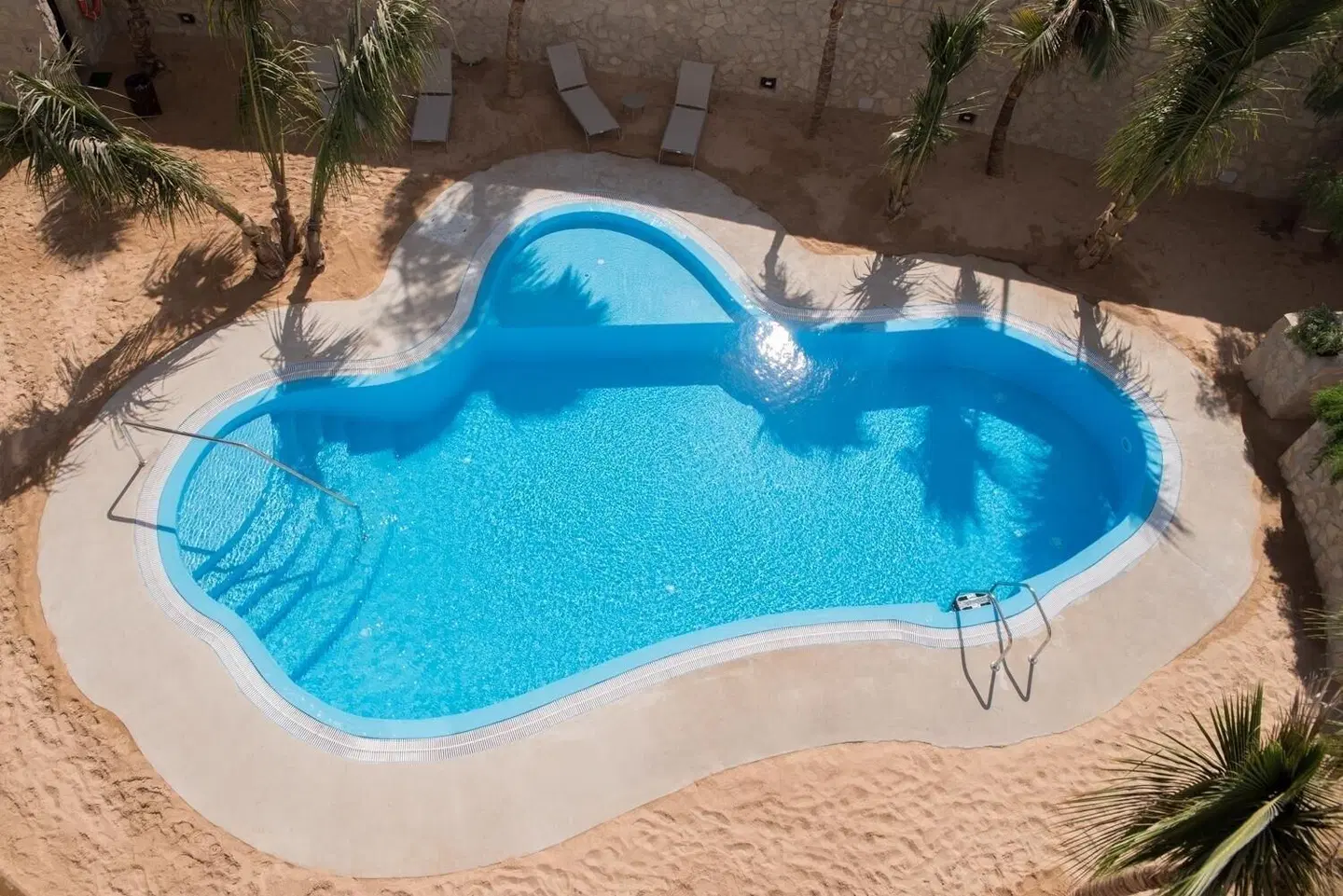 Alhambra Boutique Apartments OUTDOOR_POOL