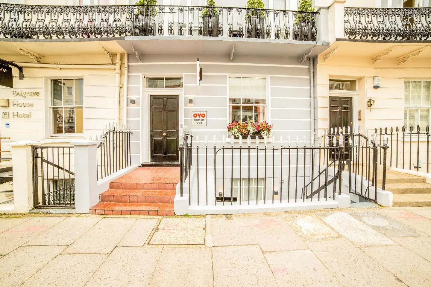 OYO Studios @ 28 LOUNGE_LOBBY