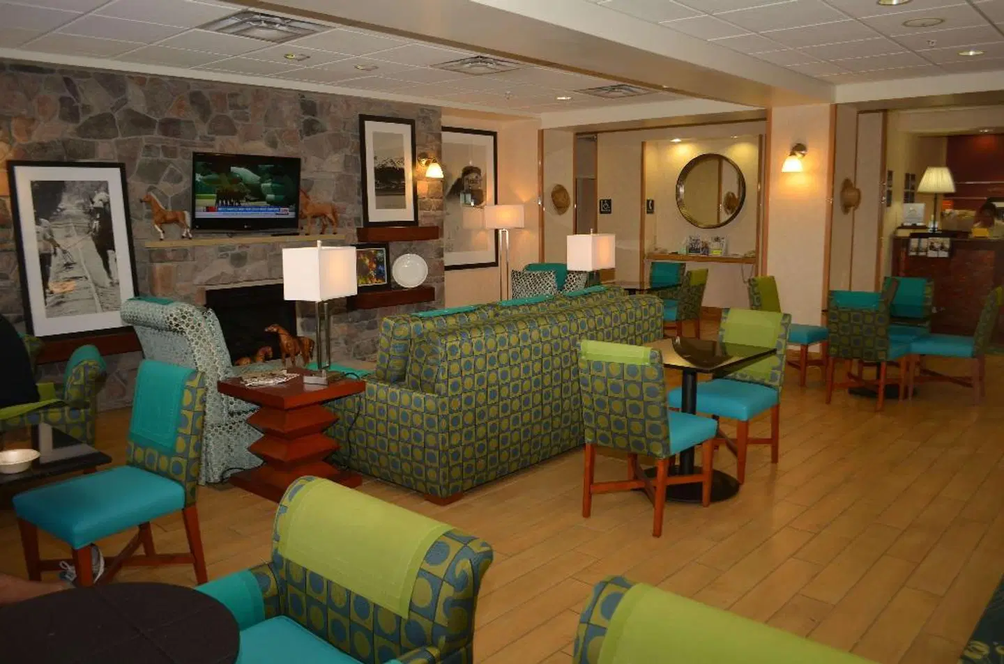 Hampton Inn Cheyenne Bar