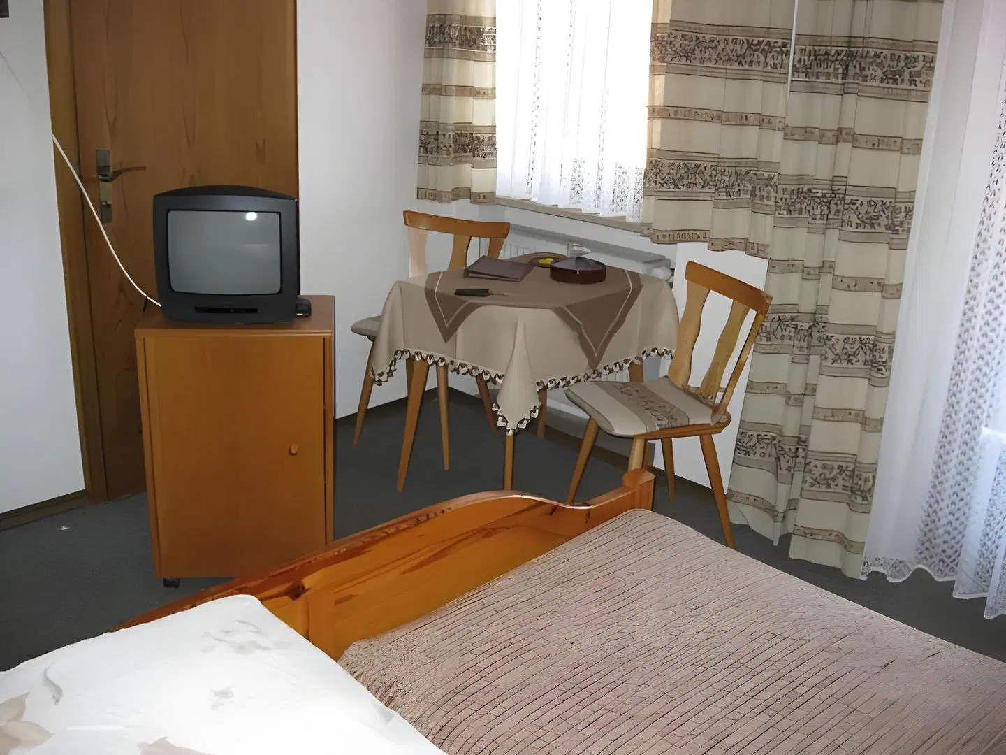 Steininger ROOM_EXAMPLE