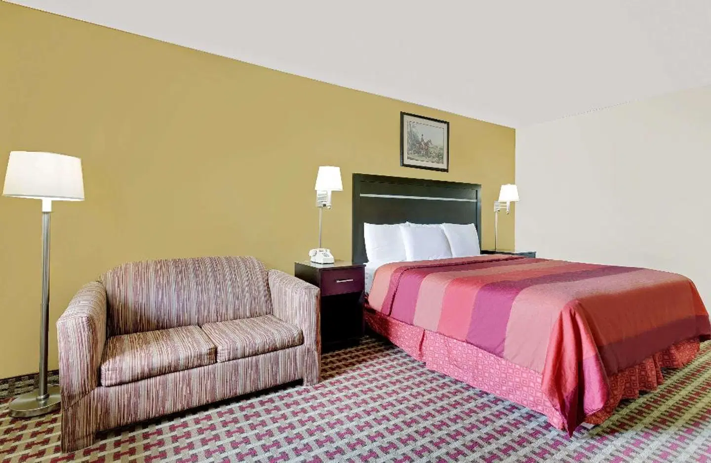 Days Inn by Wyndham Savannah ROOM_EXAMPLE