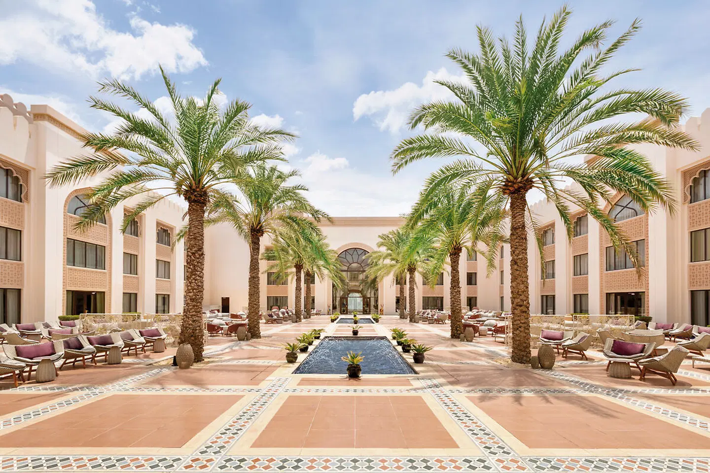 Al Husn Muscat EXTERIOR