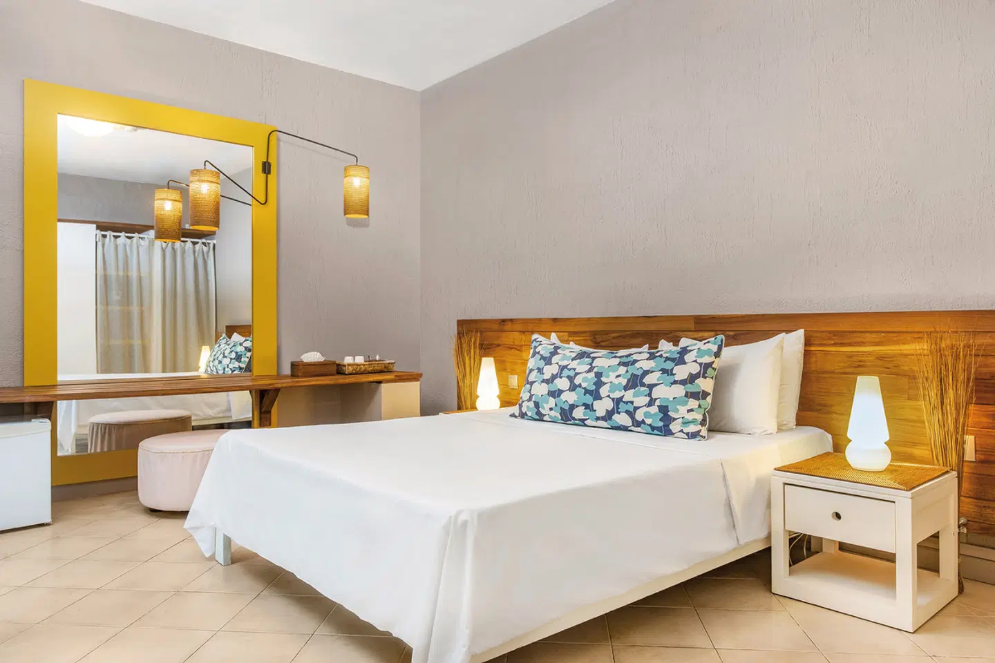 Friday Attitude ROOM_EXAMPLE