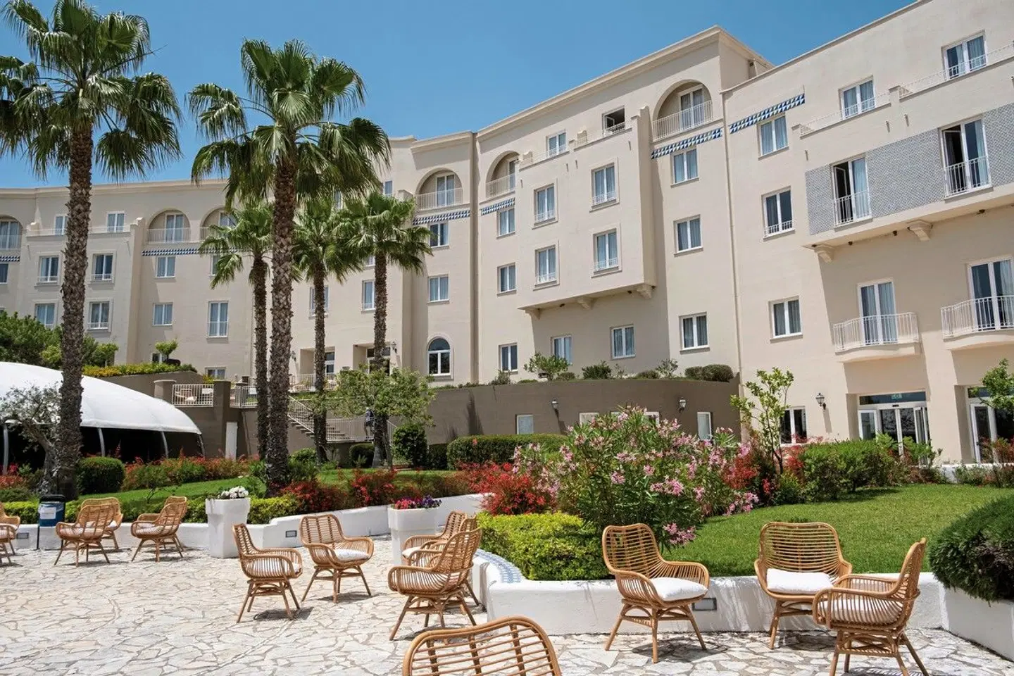 Mangias Selinunte Resort Terrasse