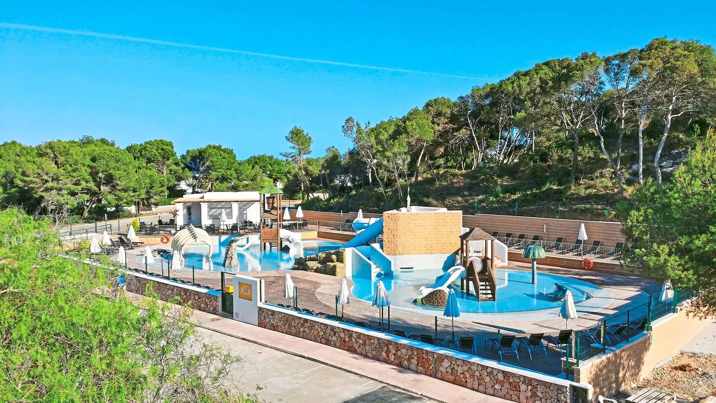 Calimera Fido Gardens OUTDOOR_POOL