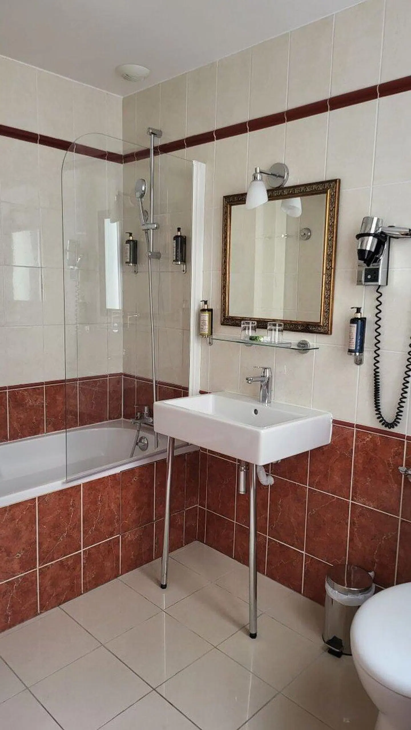 Hôtel Magda Champs Elysées Badezimmer