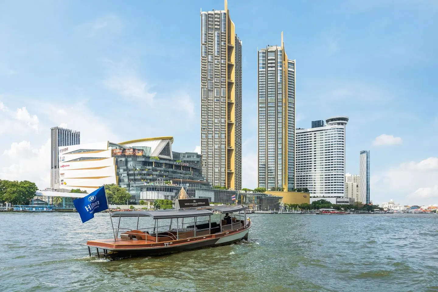 Millennium Hilton Bangkok EXTERIOR