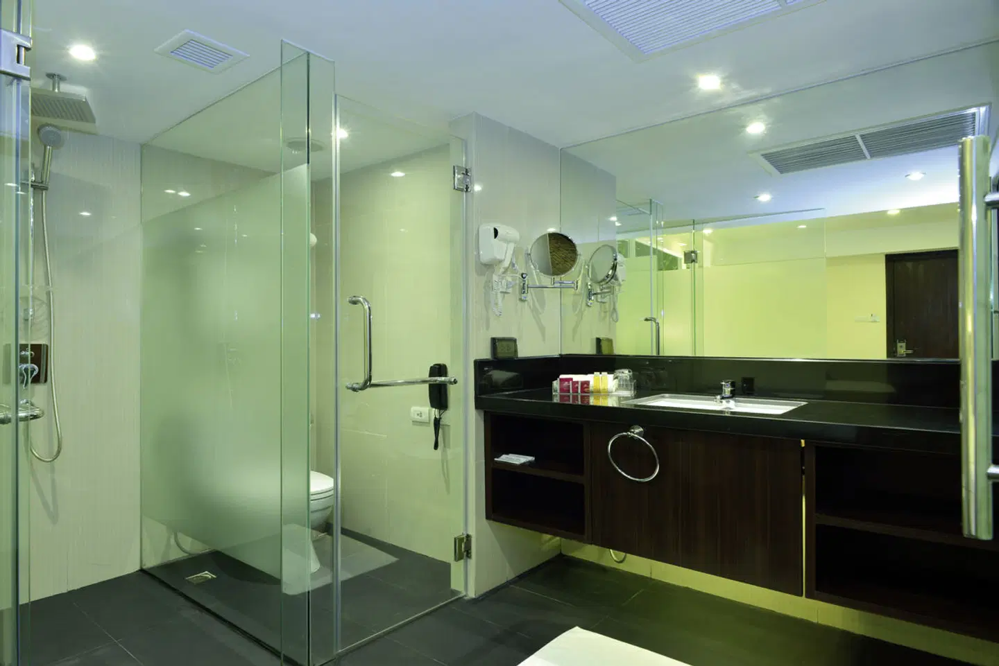 Royal Bangkok @ Chinatown SPORTS_AND_LEISURE