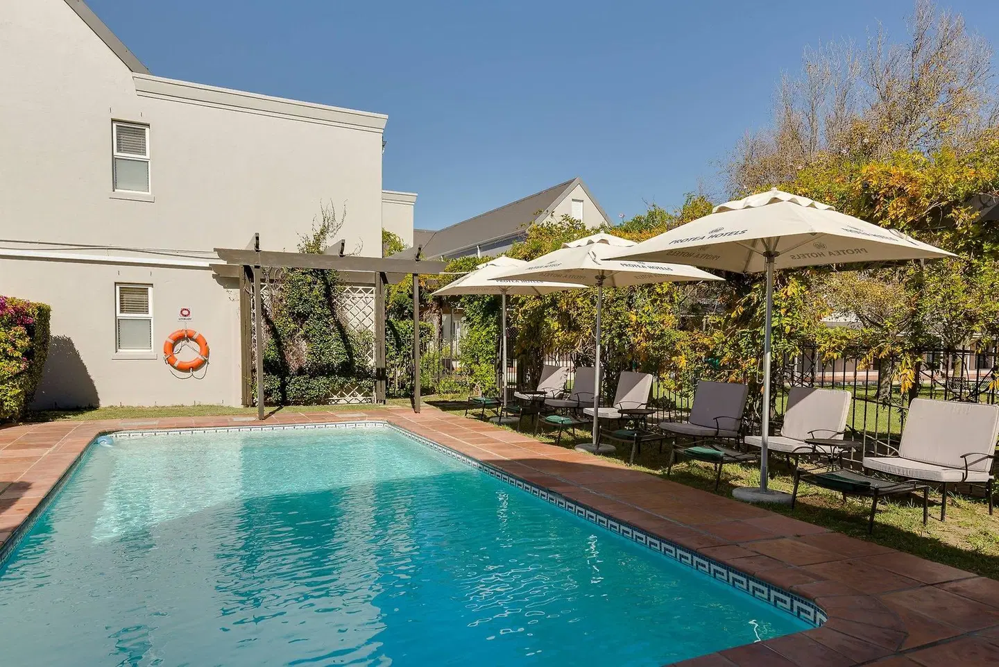 Protea Hotel by Marriott Cape Town Mowbray OUTDOOR_POOL