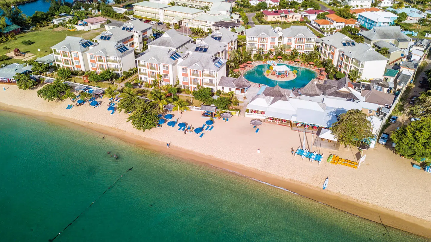 Bay Gardens Beach Resort & Spa EXTERIOR