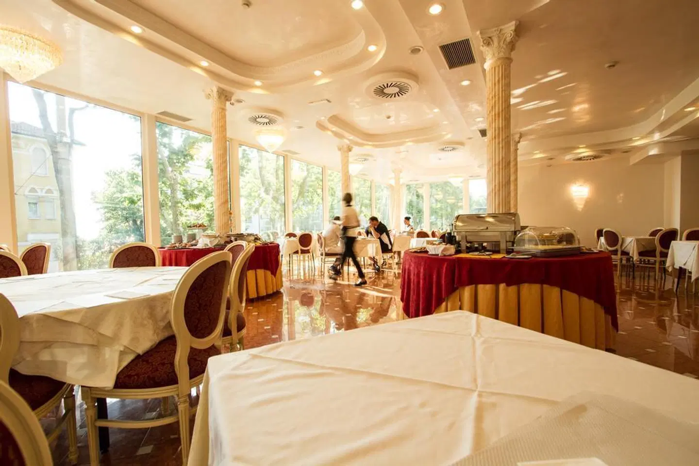 Gallia Palace Restaurant