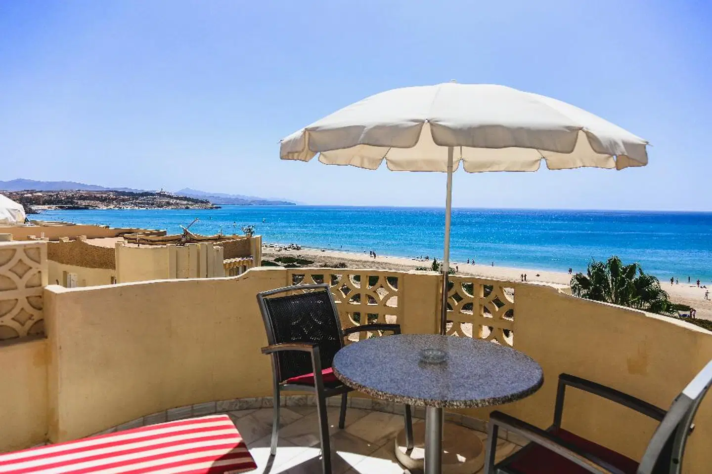 R2 Maryvent Beach Apartment Terrasse