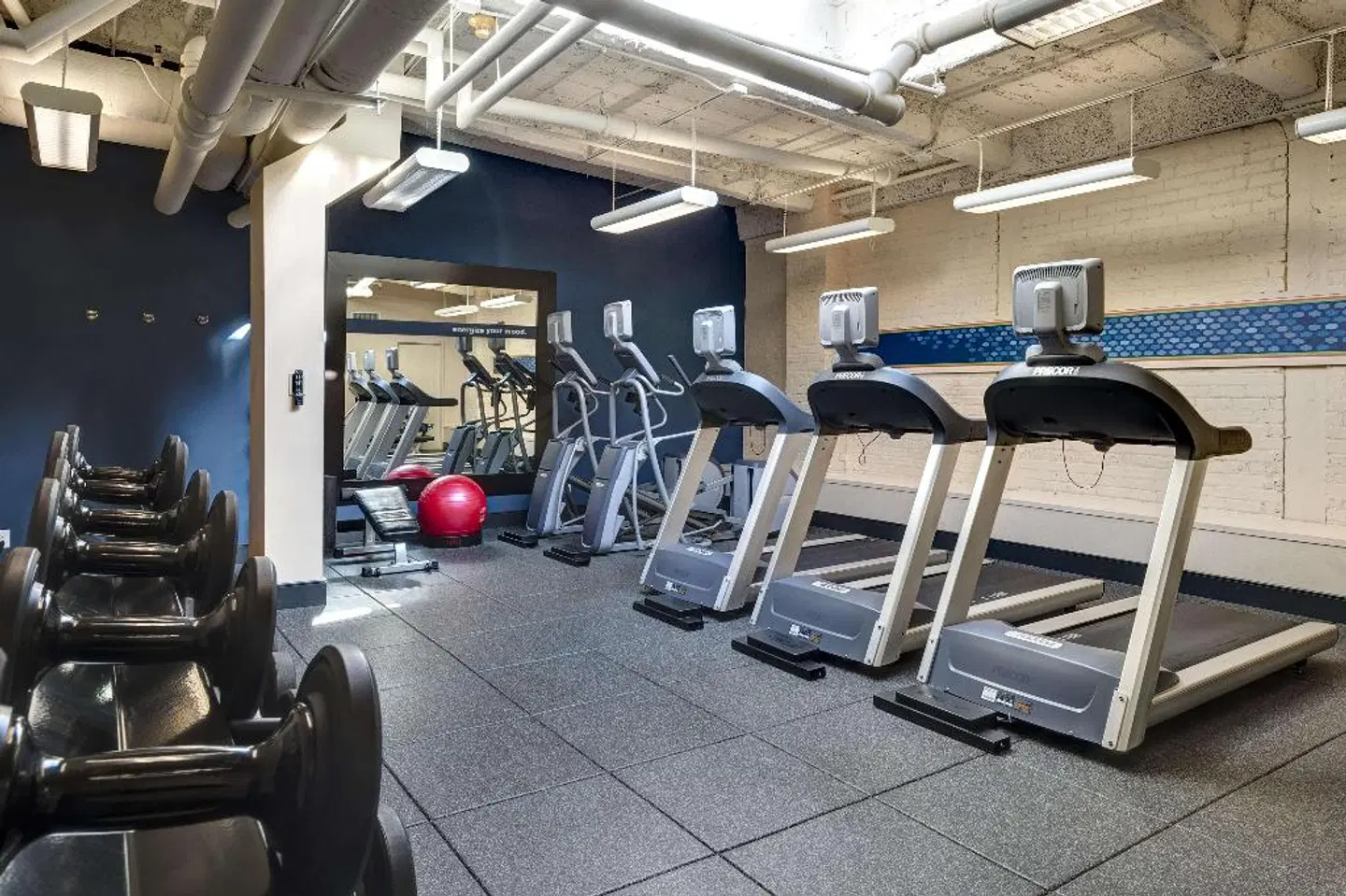 Hampton Inn & Suites New Orleans Downtown (French Quarter Area) SPORTS_AND_LEISURE