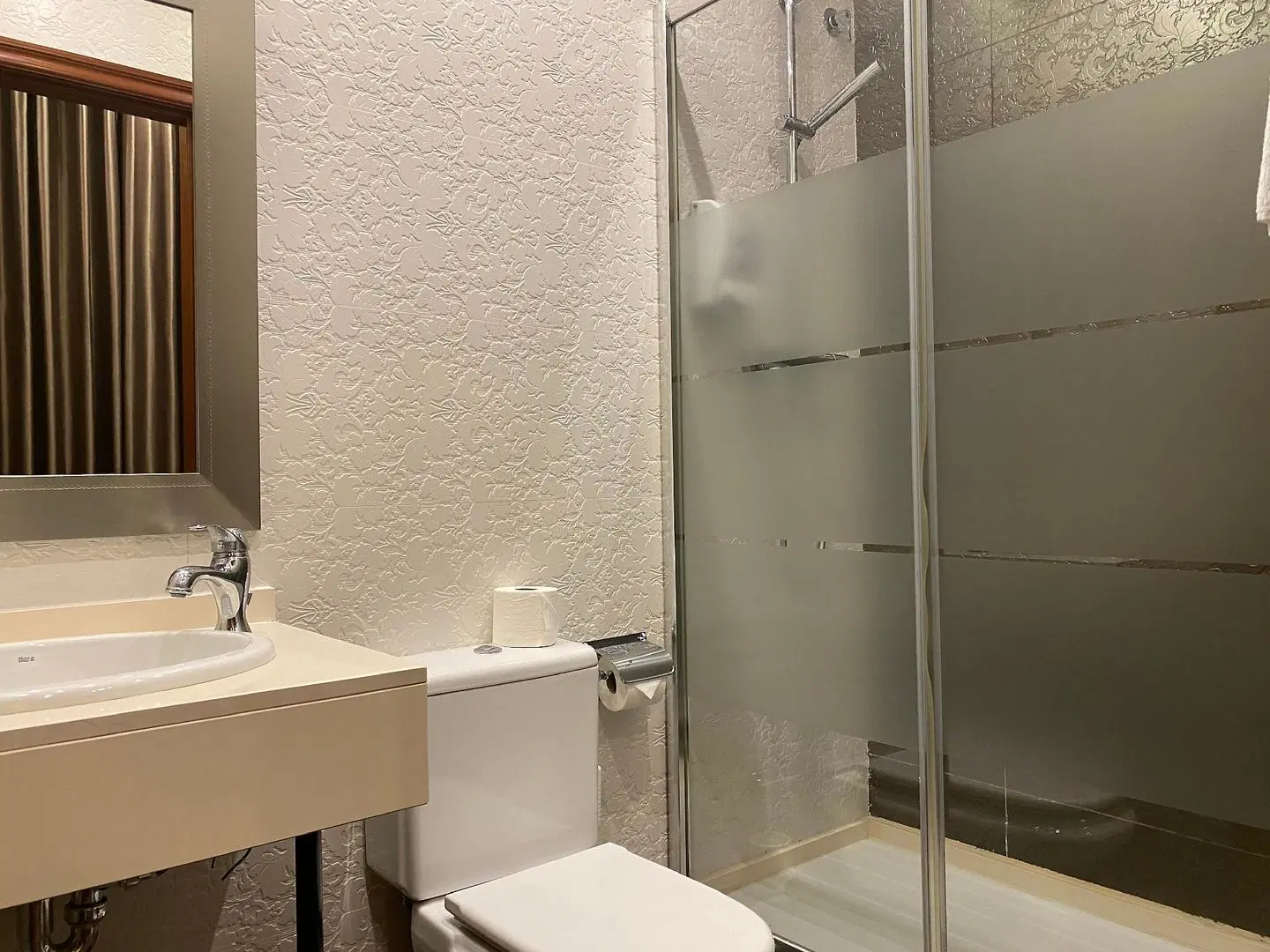 Hostal Orleans Barcelona Badezimmer