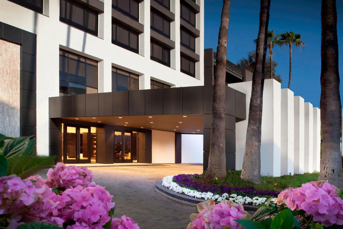 Beverly Hills Marriott EXTERIOR