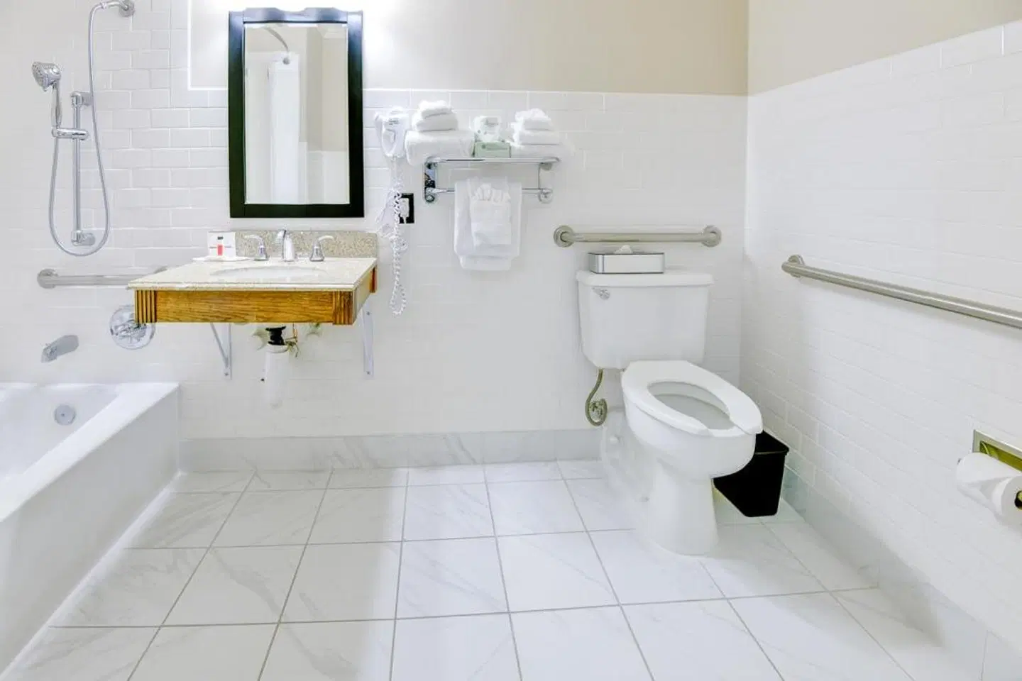 Ramada Metairie New Orleans Airport Badezimmer