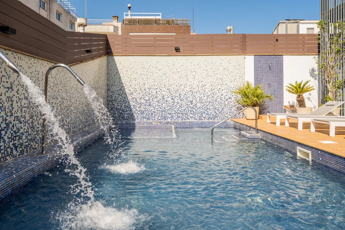 Neptuno OUTDOOR_POOL