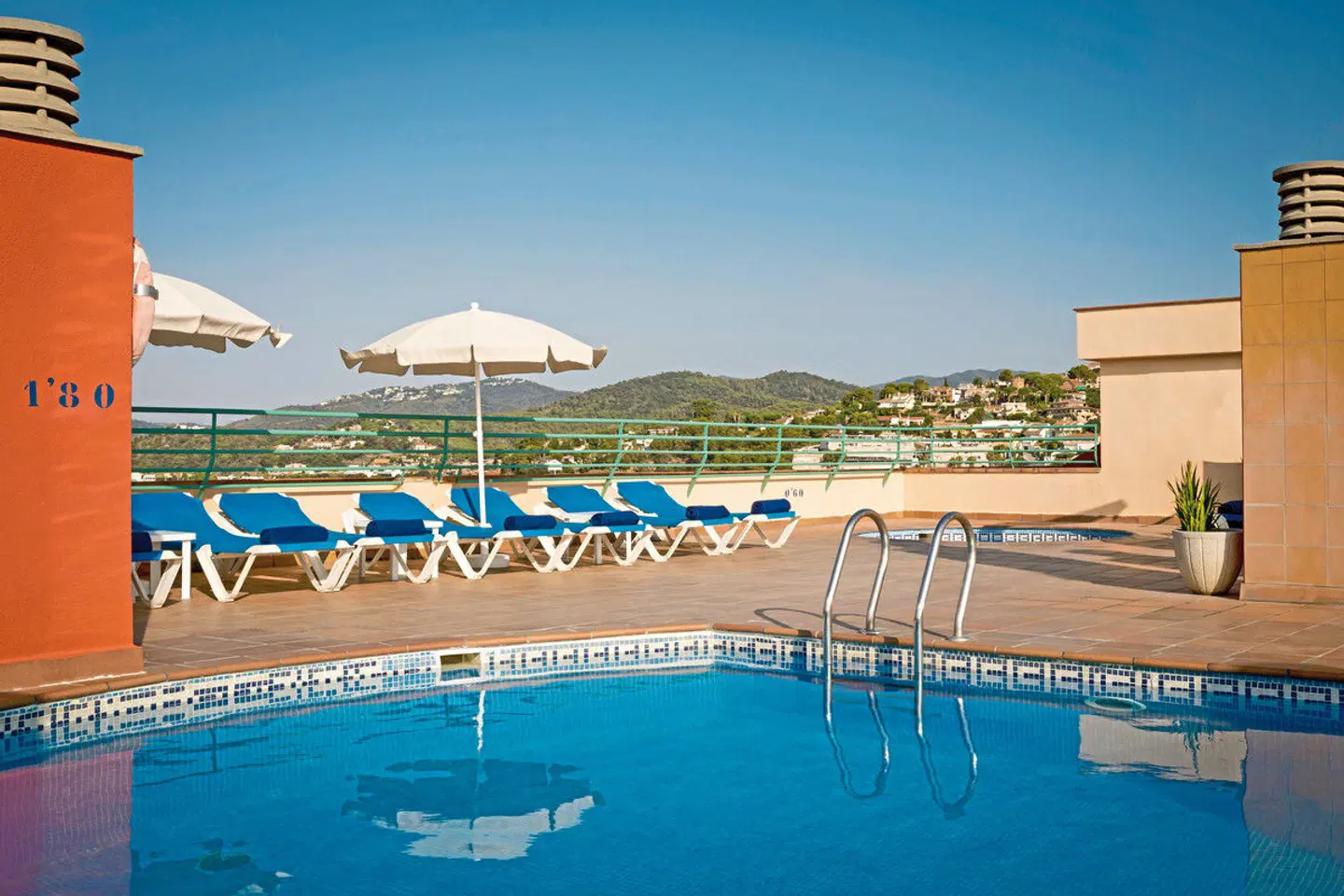htop Royal Sun Suites OUTDOOR_POOL