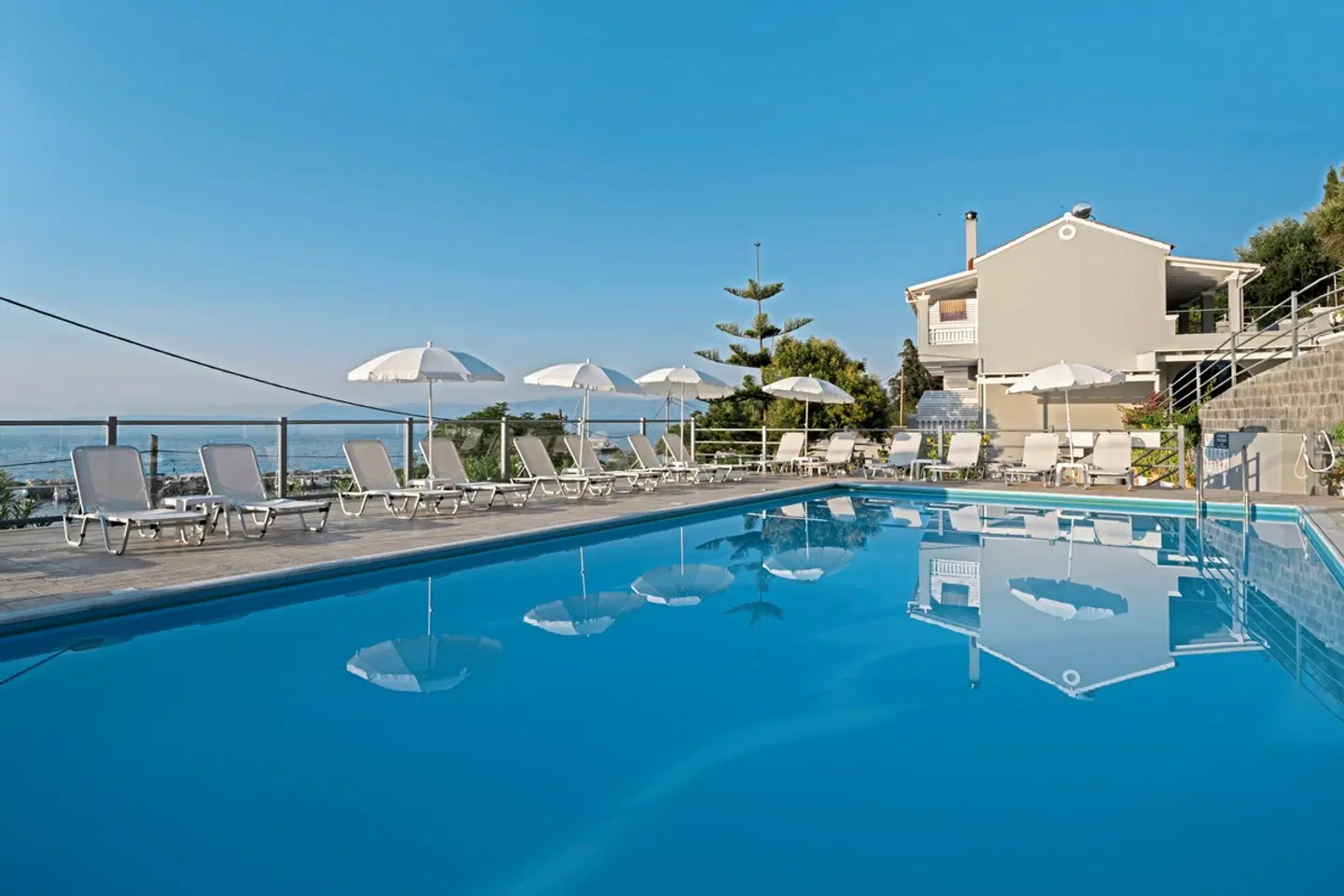 Golden Sunset OUTDOOR_POOL